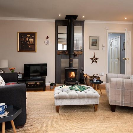 Bastle Retreats Farm Cottage Duns Exterior photo